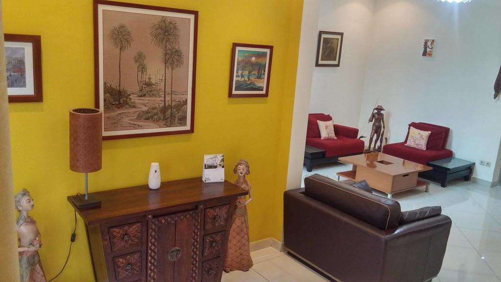 Villa Rumah Ibu Dago Bandung Exterior foto